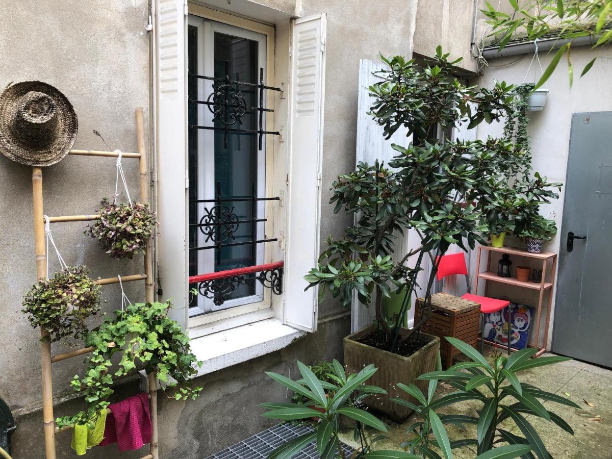 Studio "Maryline" Sejours Parisiens Abordables - Rez De Chaussee Sur Beau Patio Ombrage- Accessible Handcaps - Grand Canape-Lit Clic Clac 2 Places - Cuisine Equipee - Salle De Bains - 5 Minutes Du Metro Brochant Ligne 13,Bus 74 Et 31 Exteriör bild