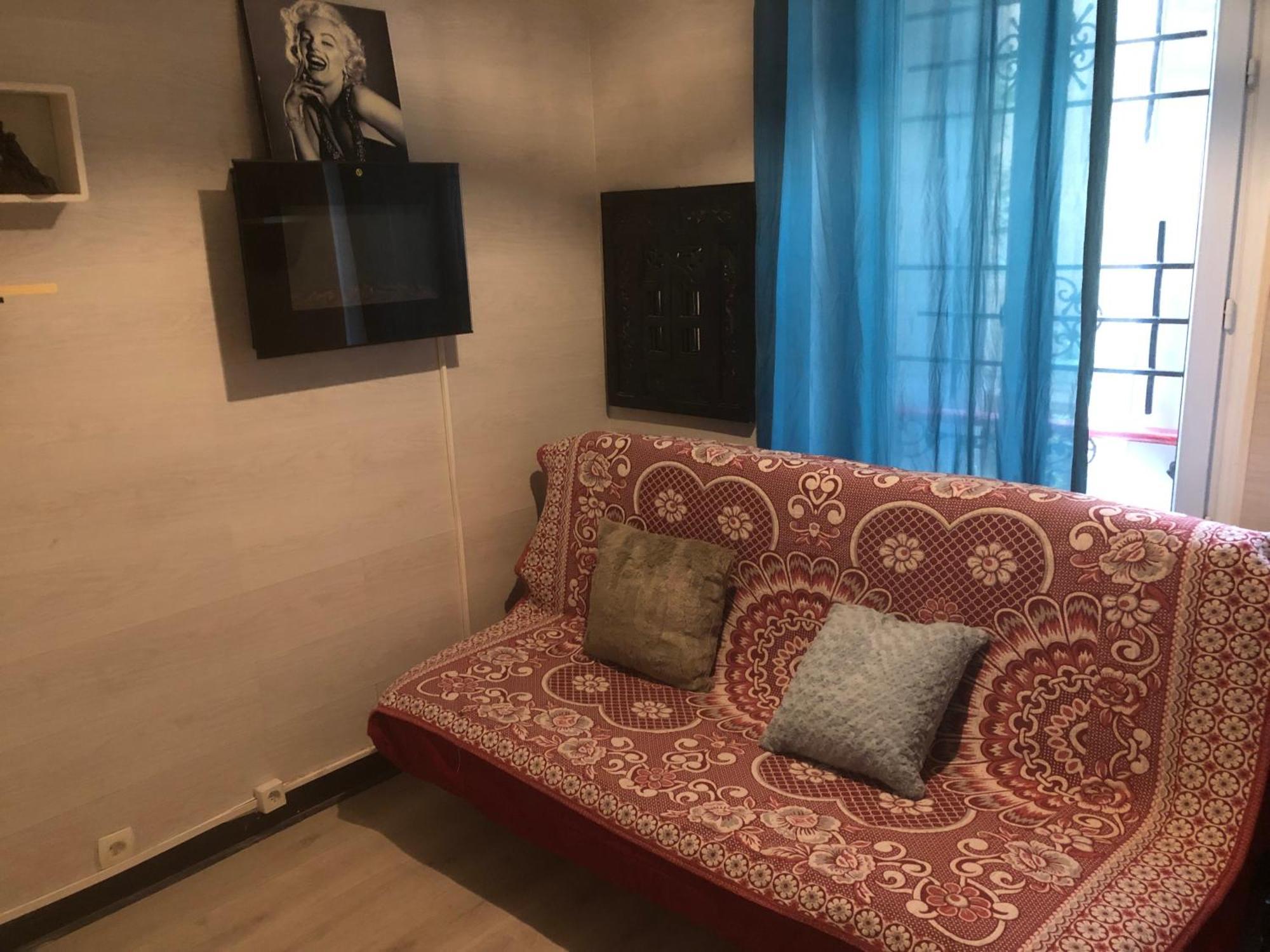 Studio "Maryline" Sejours Parisiens Abordables - Rez De Chaussee Sur Beau Patio Ombrage- Accessible Handcaps - Grand Canape-Lit Clic Clac 2 Places - Cuisine Equipee - Salle De Bains - 5 Minutes Du Metro Brochant Ligne 13,Bus 74 Et 31 Exteriör bild